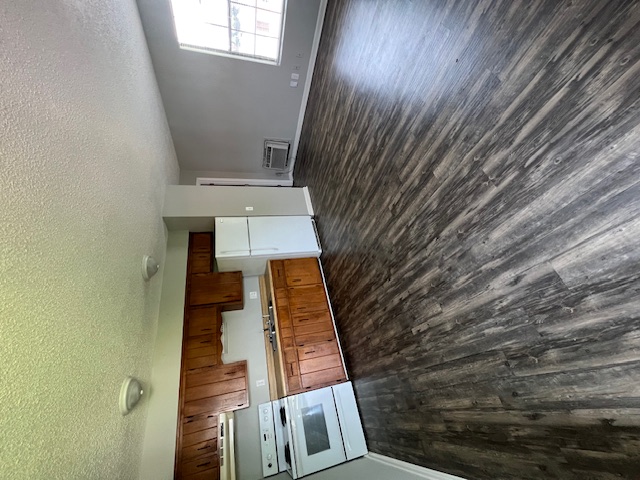 101 East Gray Street - 8